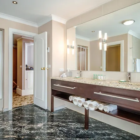 Renaissance Brussels Hotel 4*
